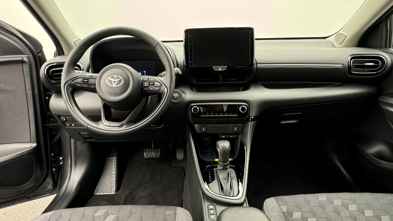 Toyota<br>Yaris 1.5 Sport e-CVT