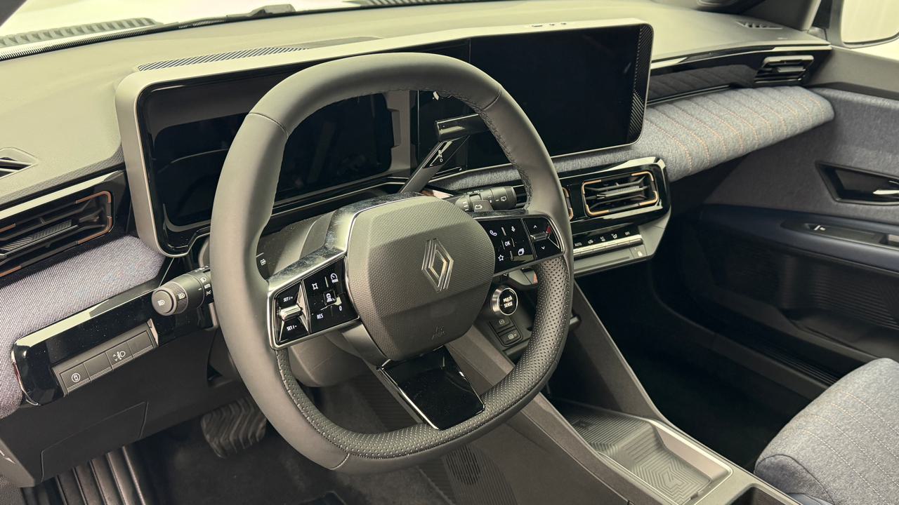 Renault<br>R4 E-Tech Comfort Range 52 kWh Techno
