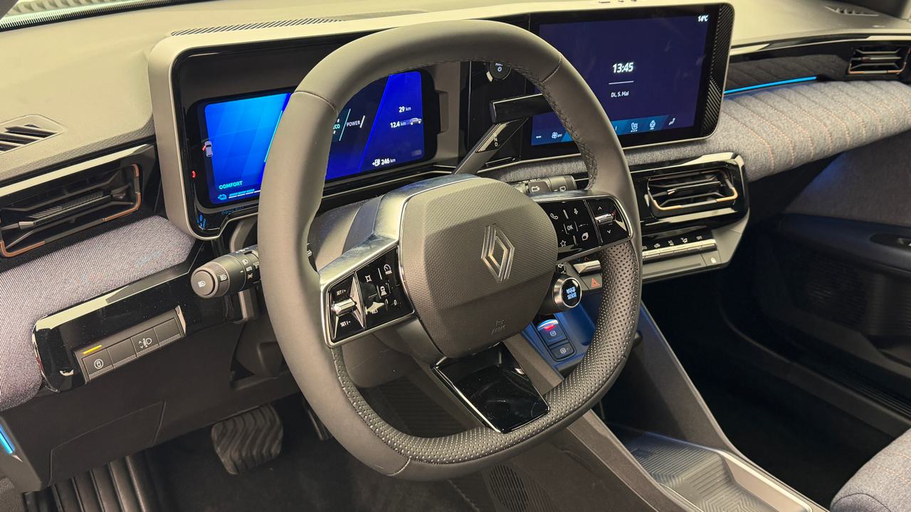 Renault<br>R4 E-Tech Comfort Range 52 kWh Techno