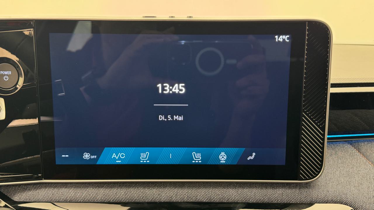 Renault<br>R4 E-Tech Comfort Range 52 kWh Techno