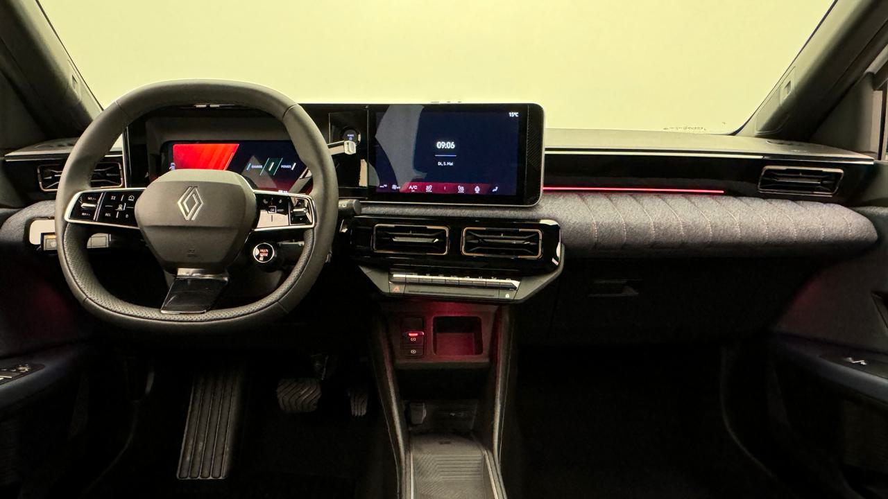 Renault<br>R4 E-Tech Comfort Range 52 kWh Techno