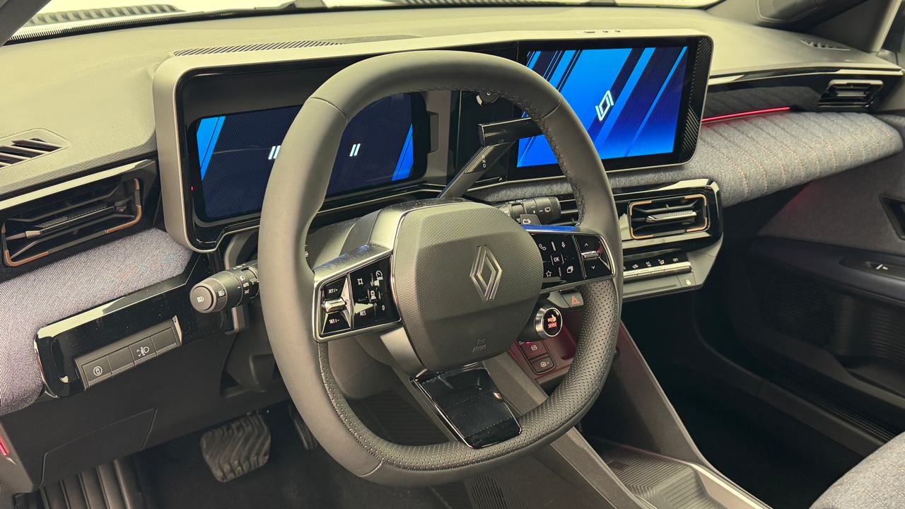 Renault<br>R4 E-Tech Comfort Range 52 kWh Techno