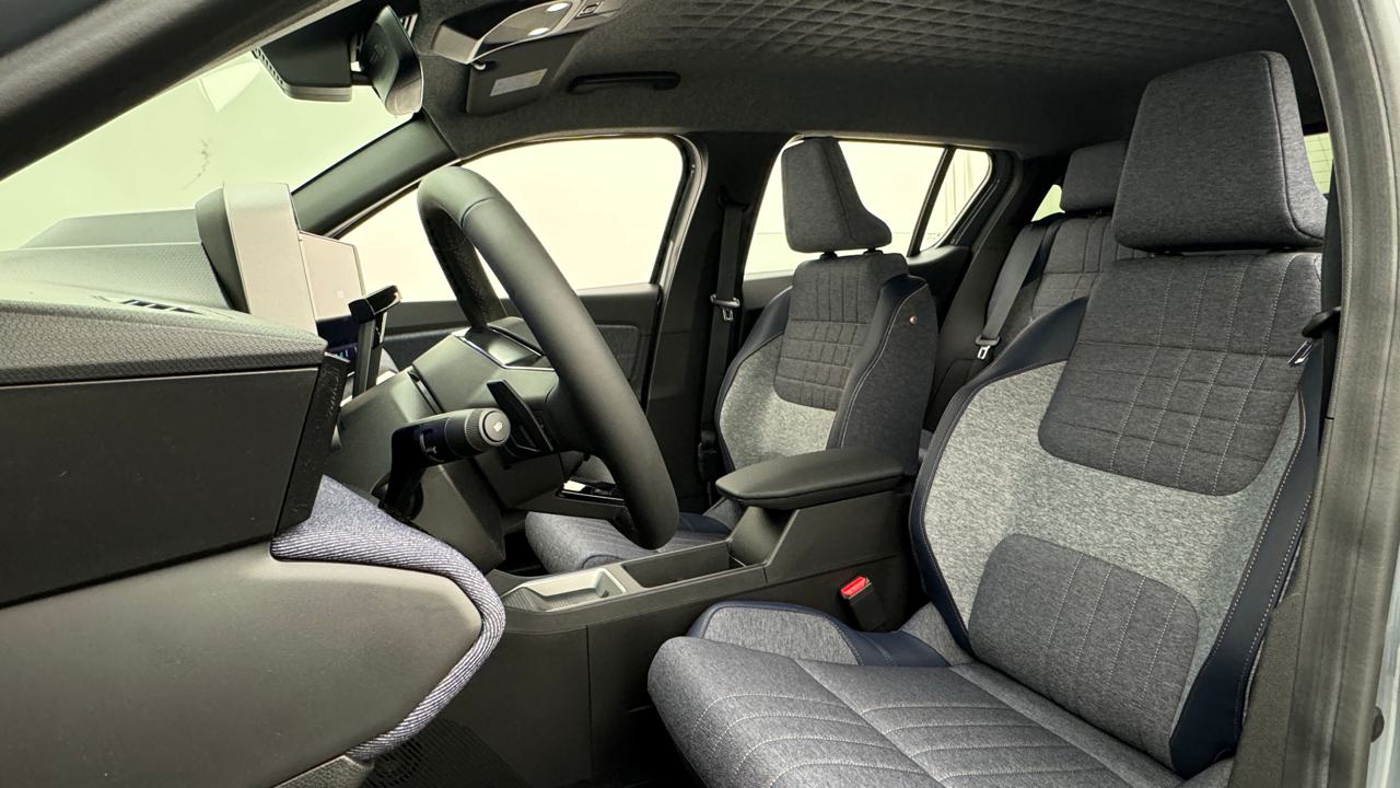 Renault<br>R4 E-Tech Comfort Range 52 kWh Techno