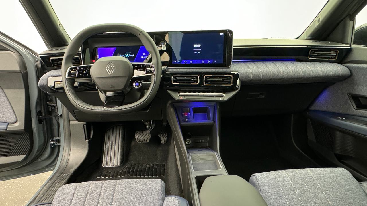Renault<br>R4 E-Tech Comfort Range 52 kWh Techno