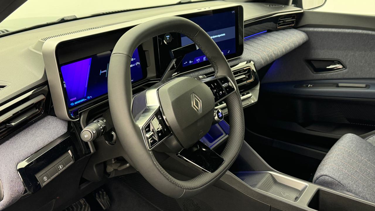 Renault<br>R4 E-Tech Comfort Range 52 kWh Techno