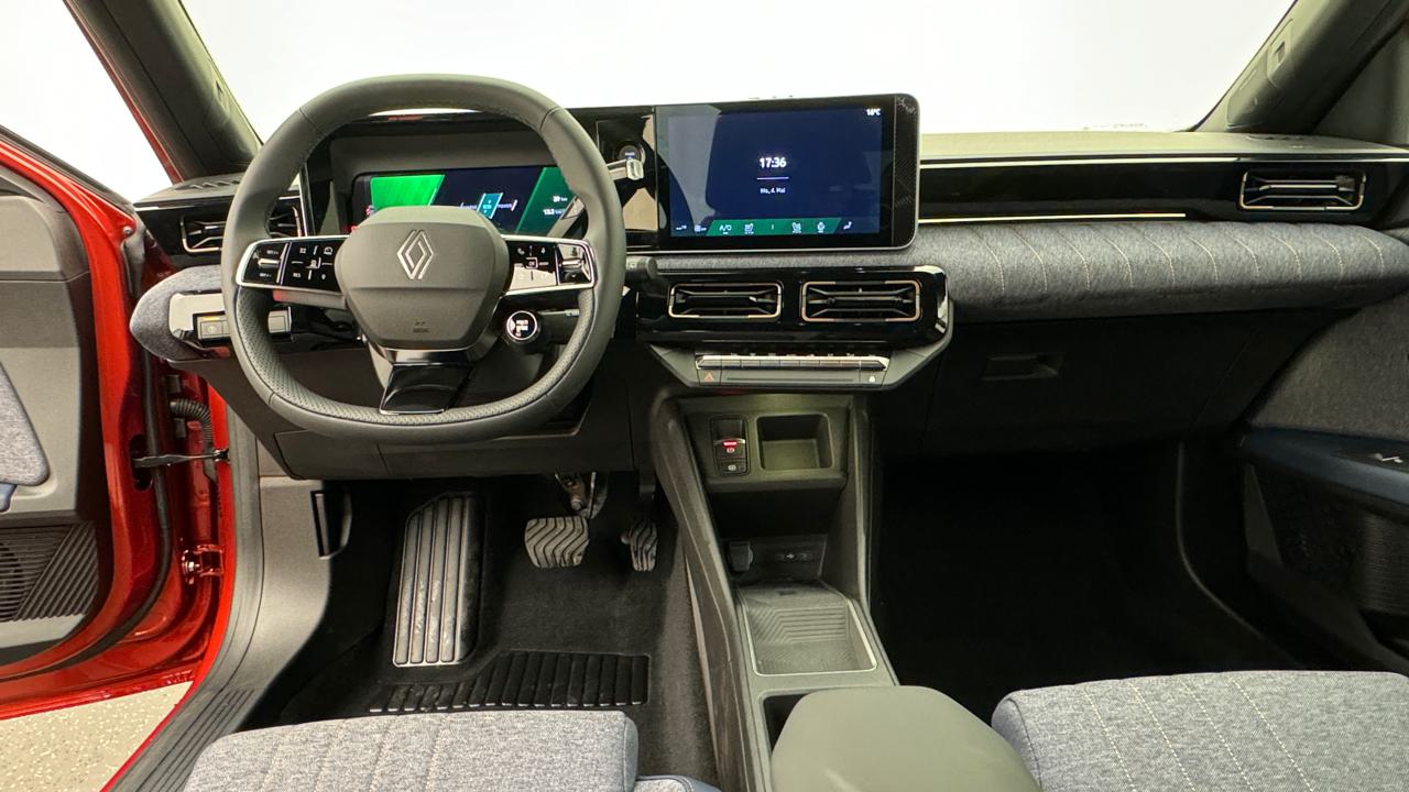 Renault<br>R4 E-Tech Comfort Range 52 kWh Techno