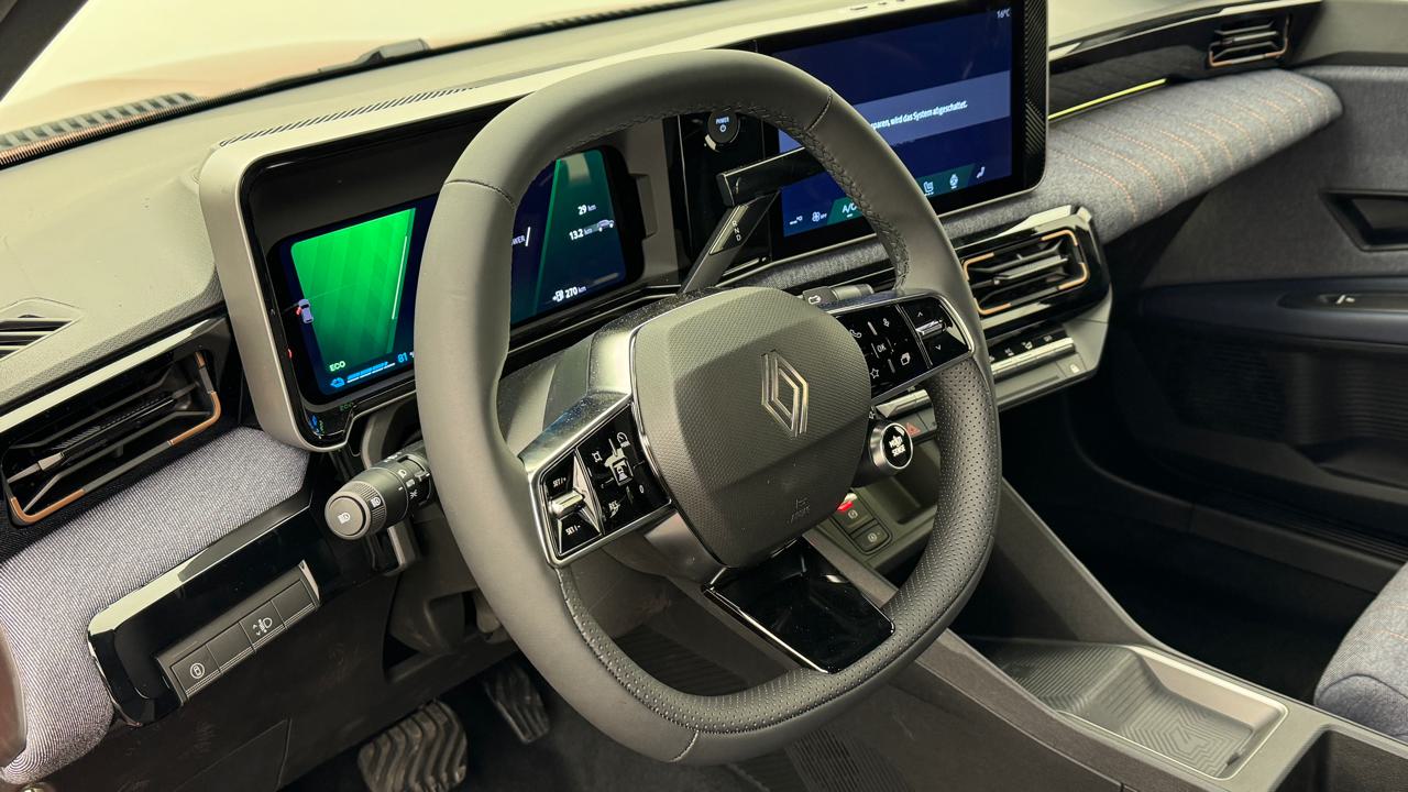 Renault<br>R4 E-Tech Comfort Range 52 kWh Techno
