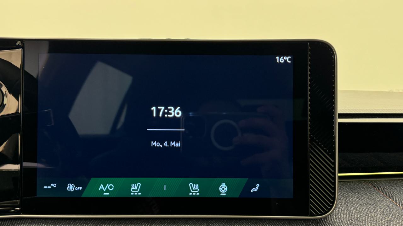 Renault<br>R4 E-Tech Comfort Range 52 kWh Techno