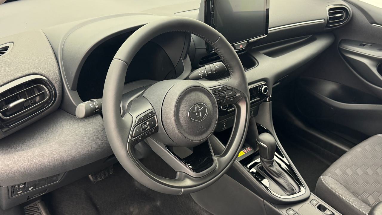 Toyota<br>Yaris 1.5 Sport e-CVT