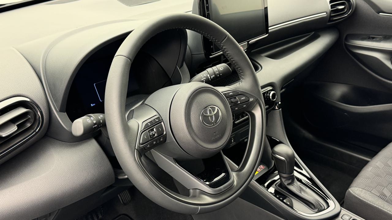 Toyota<br>Yaris 1.5 Sport e-CVT