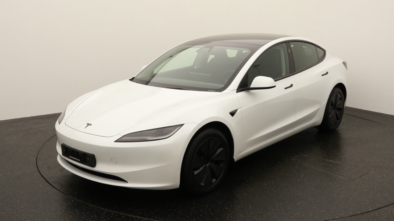 Tesla<br>Model 3 Long Range Dual Motor AWD
