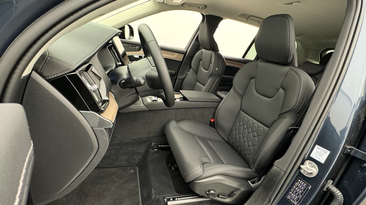 Volvo<br>XC90 T8 eAWD PluginHybrid Plus Dark Geartronic