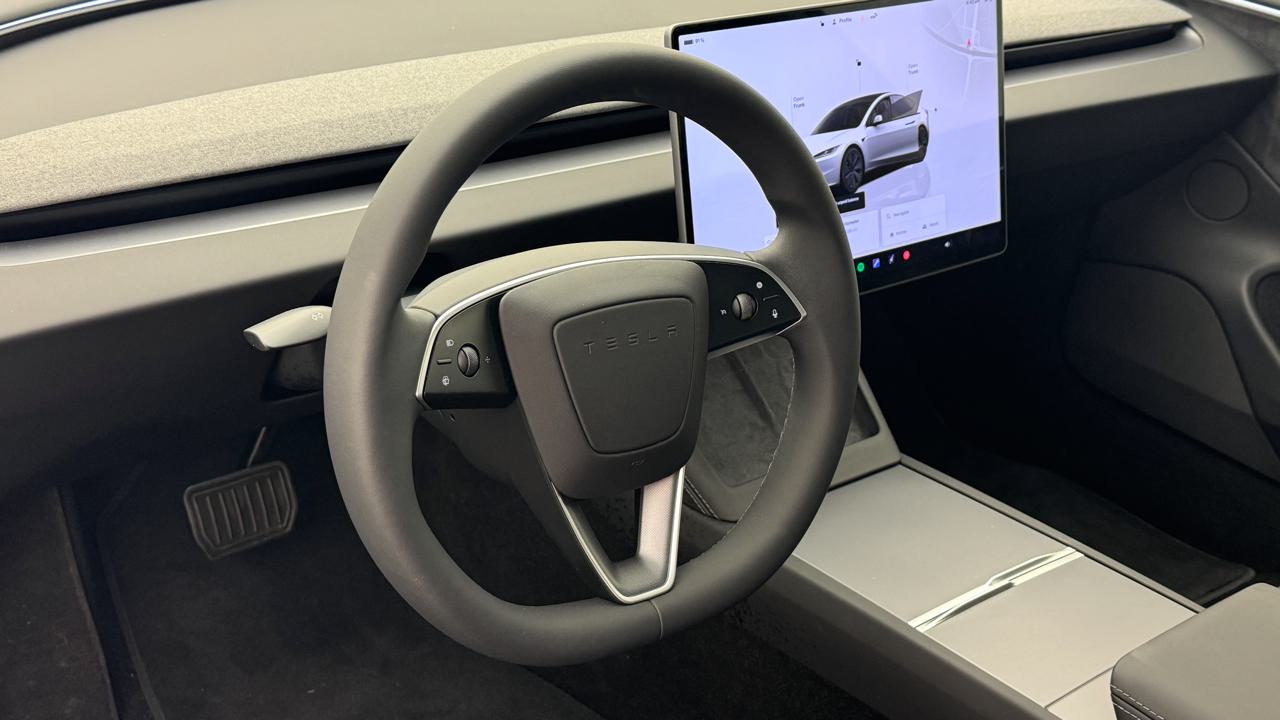 Tesla<br>Model 3 Long Range Dual Motor AWD