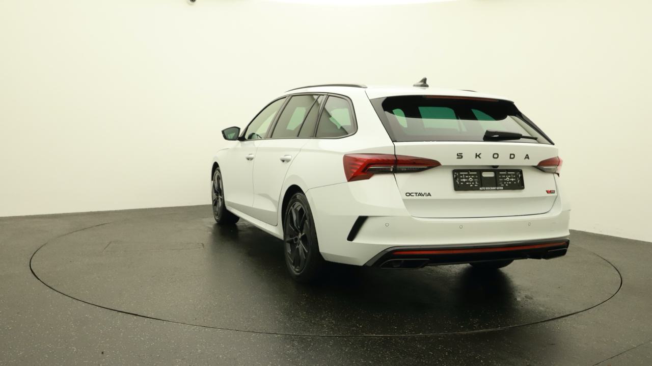 Skoda<br>Octavia Combi 2.0 TSI DSG RS