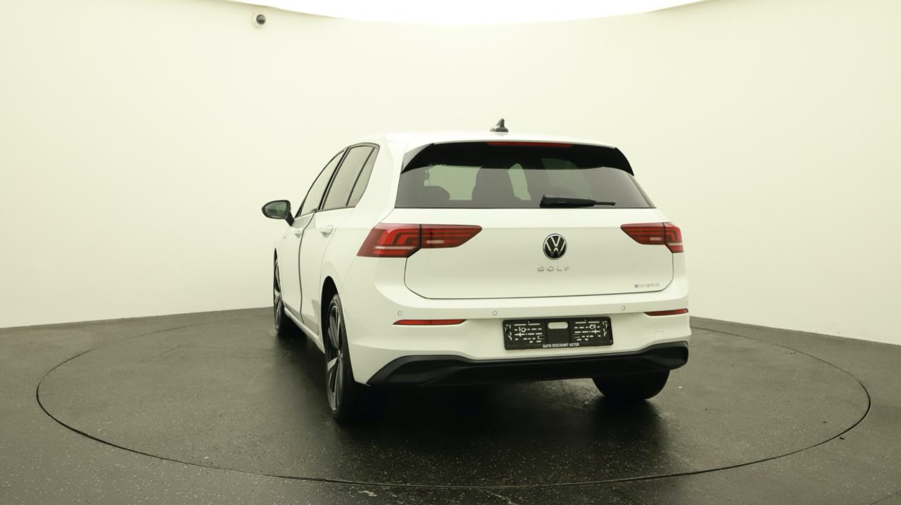 VW<br>Golf VIII 1.5 TSI PHEV Limited