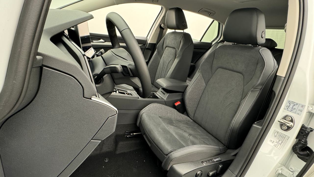 VW<br>Golf VIII 1.5 TSI PHEV Limited