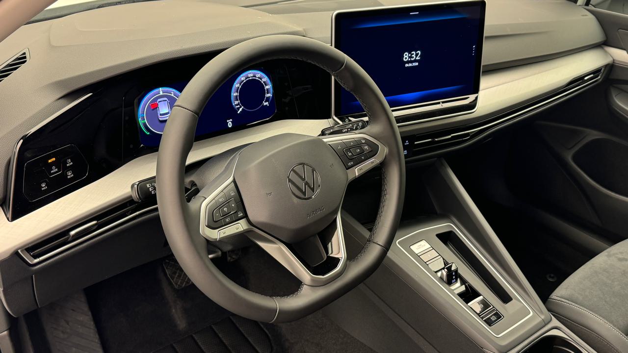VW<br>Golf VIII 1.5 TSI PHEV Limited