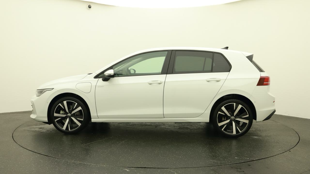 VW<br>Golf VIII 1.5 TSI PHEV Limited
