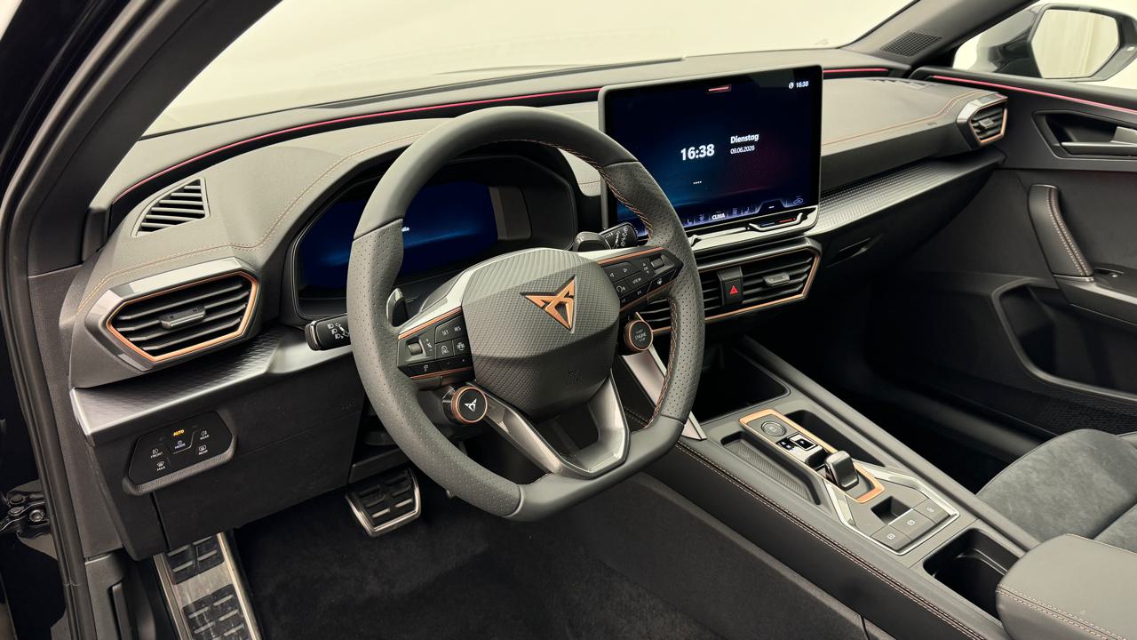 Cupra<br>LEON ST 2.0 TSI VZ DSG 4Drive