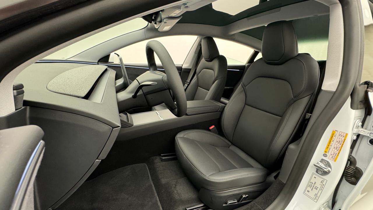 Tesla<br>Model 3 Long Range Dual Motor AWD