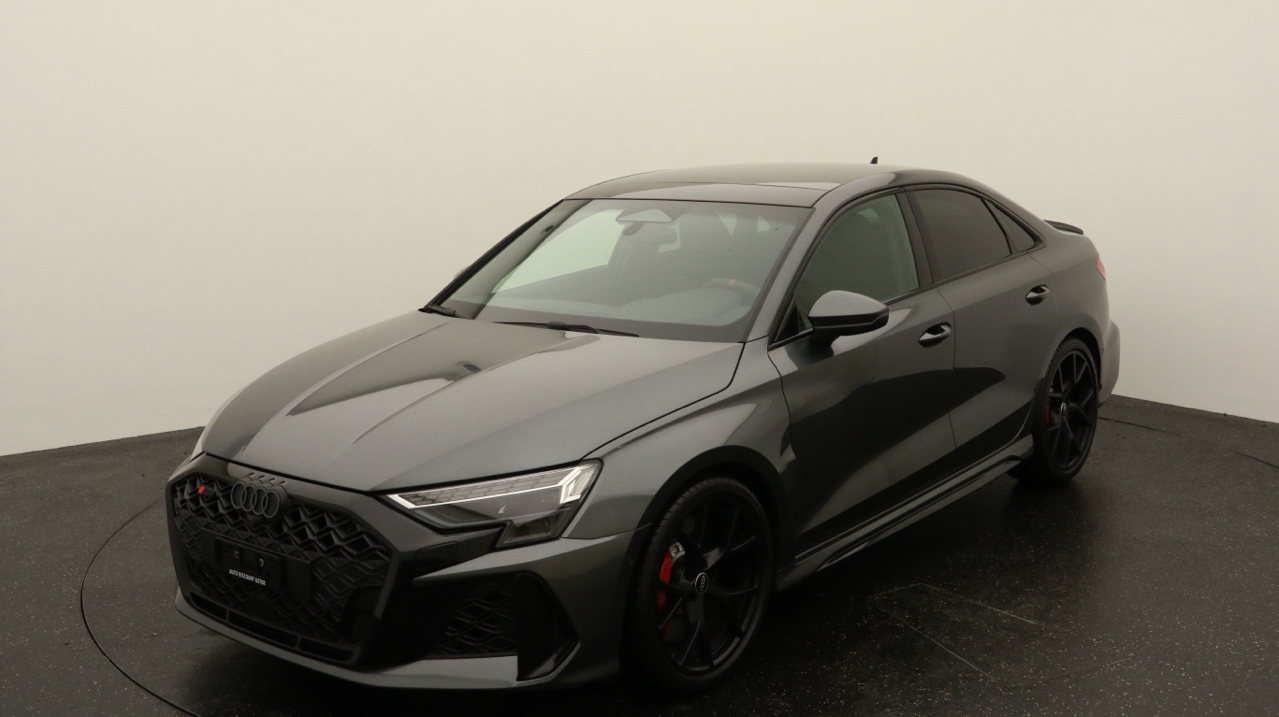 Audi<br>RS3 Limousine 2.5 TSI quattro S-tronic