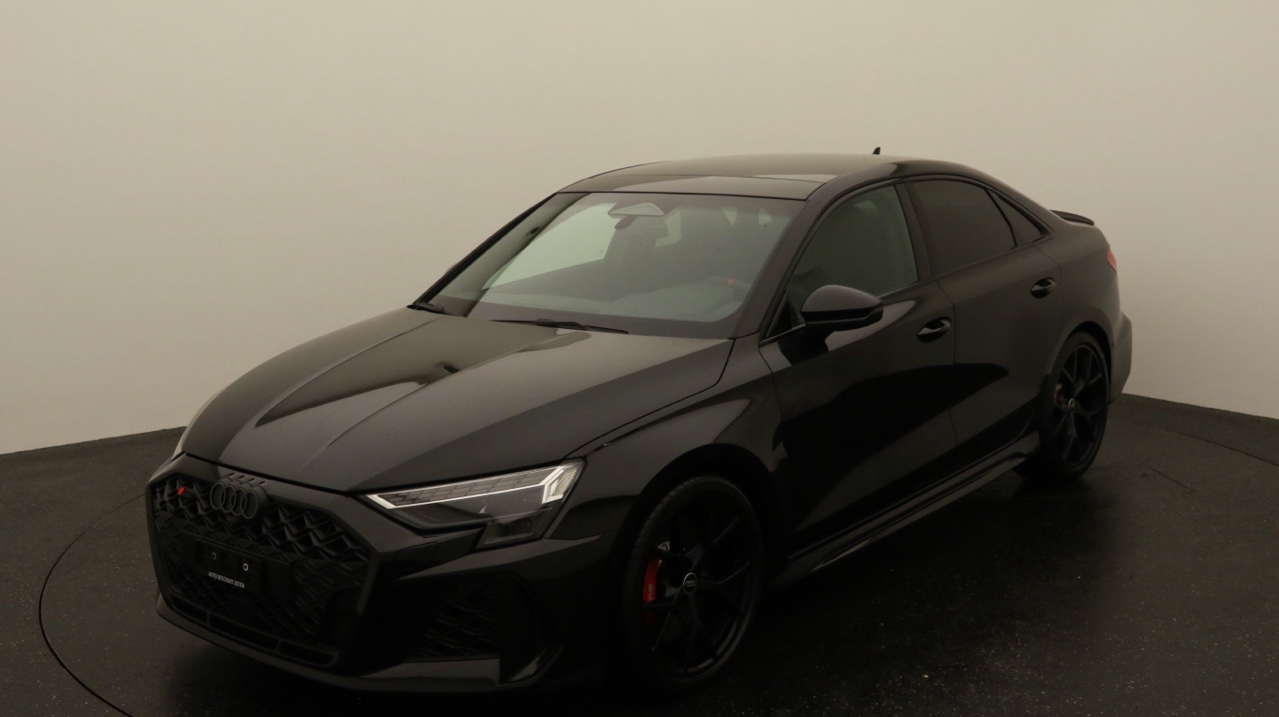 Audi<br>RS3 Limousine 2.5 TSI quattro S-tronic