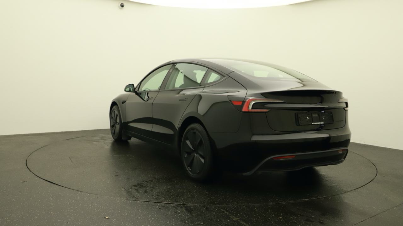 Tesla<br>Model 3 Long Range Dual Motor AWD