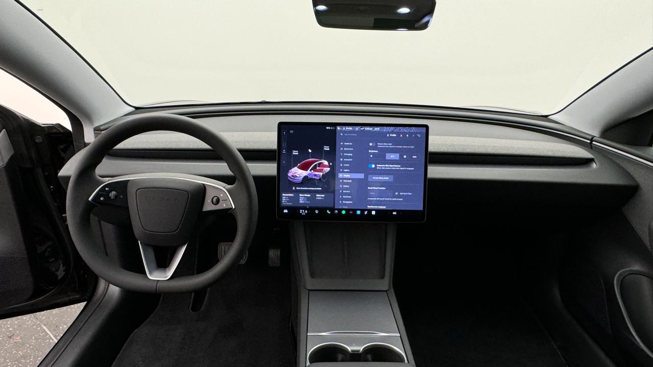 Tesla<br>Model 3 RWD