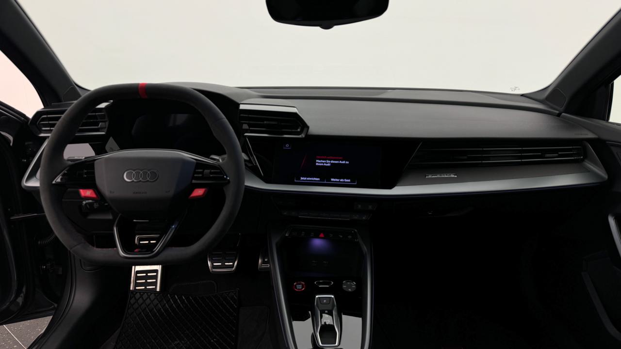 Audi<br>RS3 Sportback 2.5 TSI quattro S-tronic