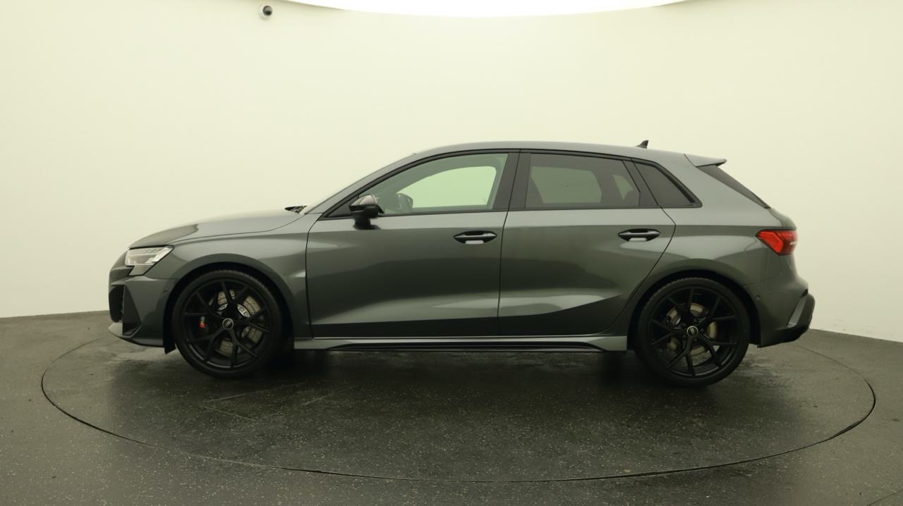 Audi<br>RS3 Sportback 2.5 TSI quattro S-tronic