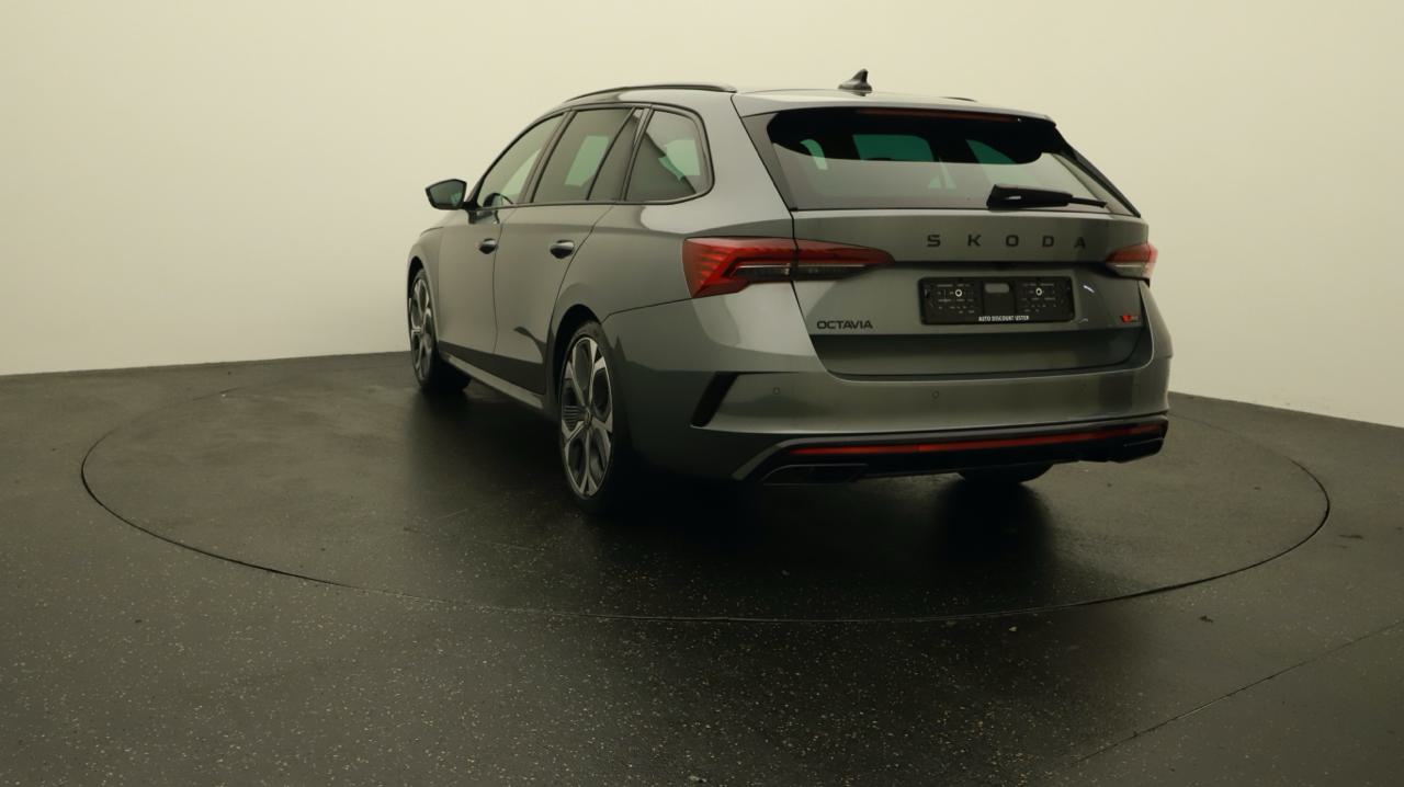 Skoda<br>Octavia Combi 2.0 TSI DSG RS