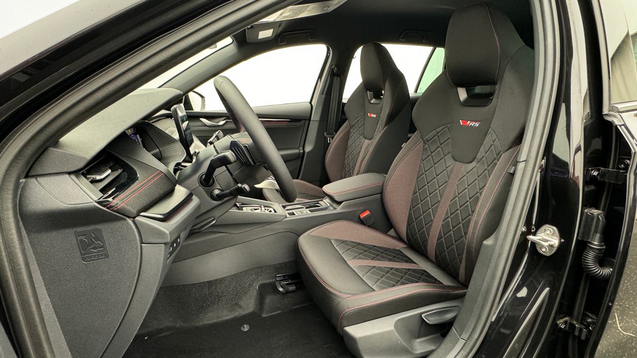 Skoda<br>Octavia Combi 2.0 TSI DSG RS