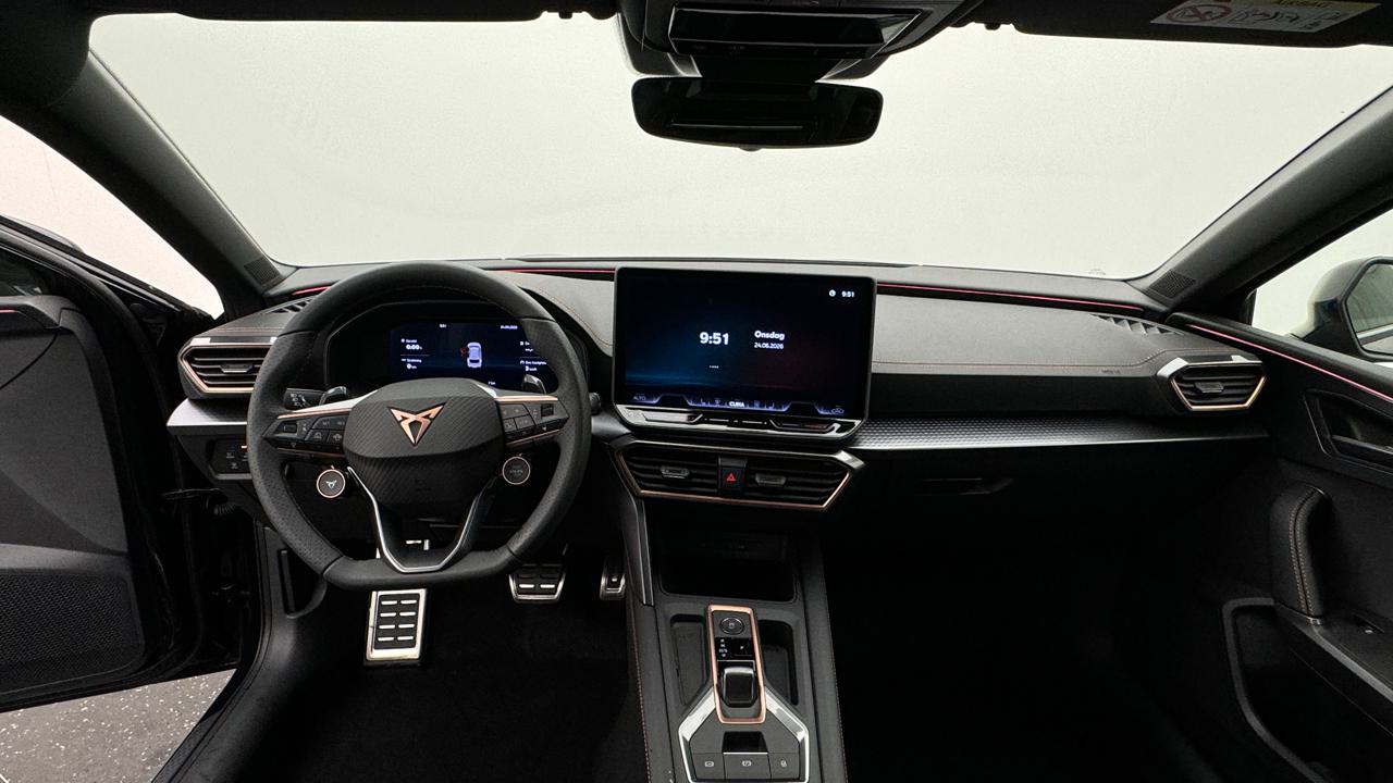Cupra<br>LEON ST 2.0 TSI VZ DSG 4Drive