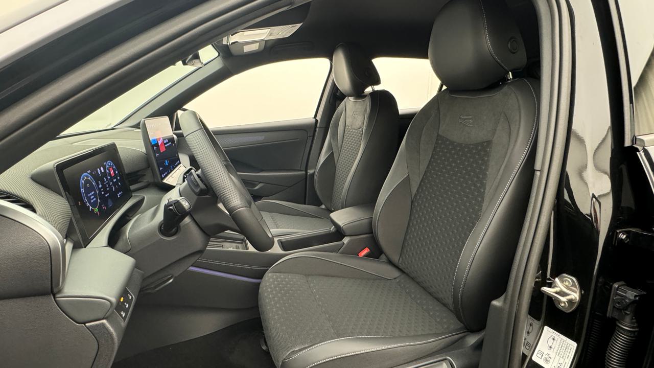 VW<br>T-Roc 1.5 eTSI mHEV R-Line DSG