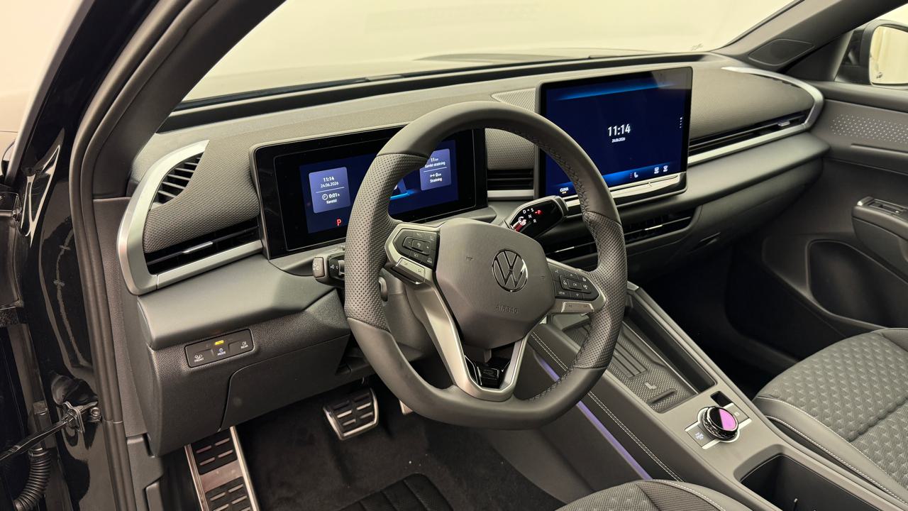 VW<br>T-Roc 1.5 eTSI mHEV R-Line DSG