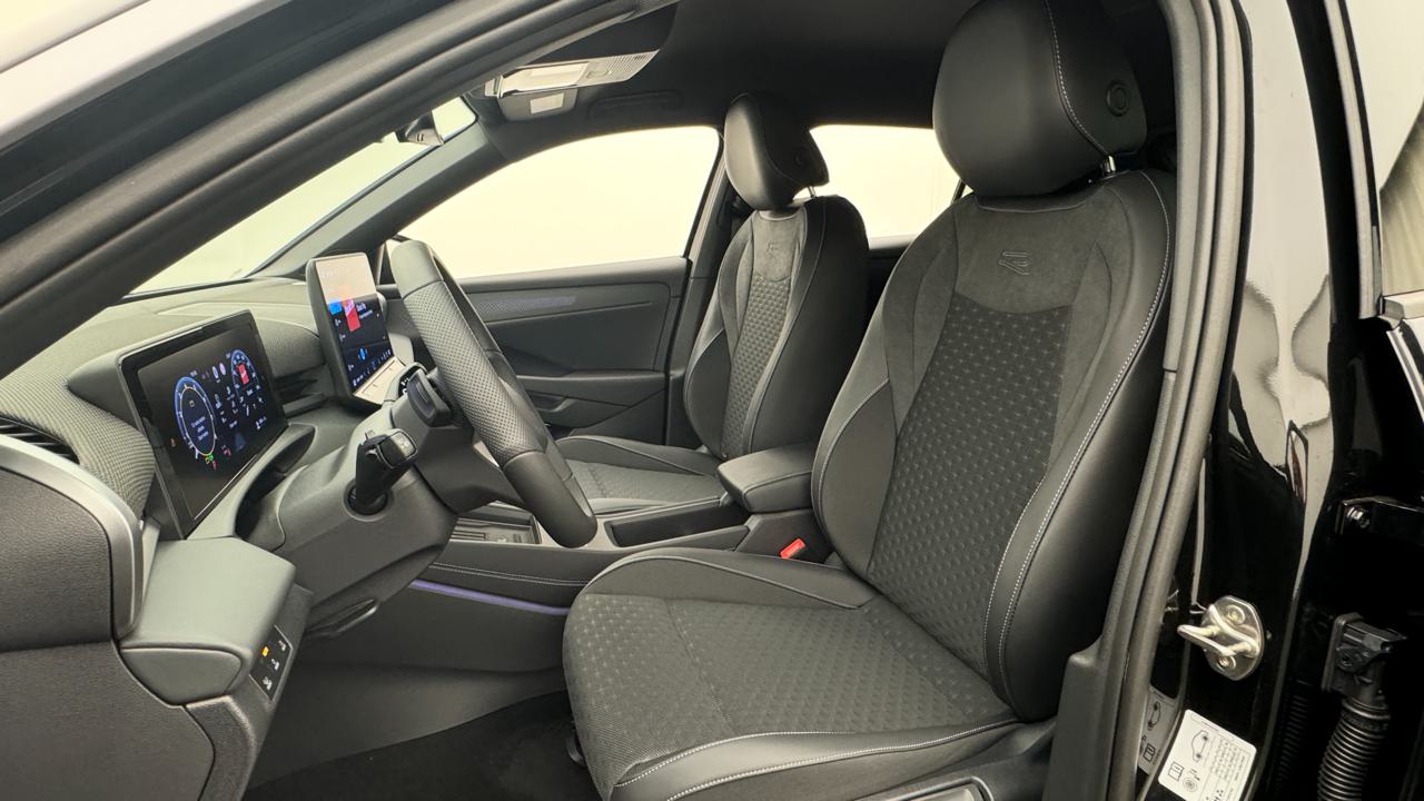 VW<br>T-Roc 1.5 eTSI mHEV R-Line DSG