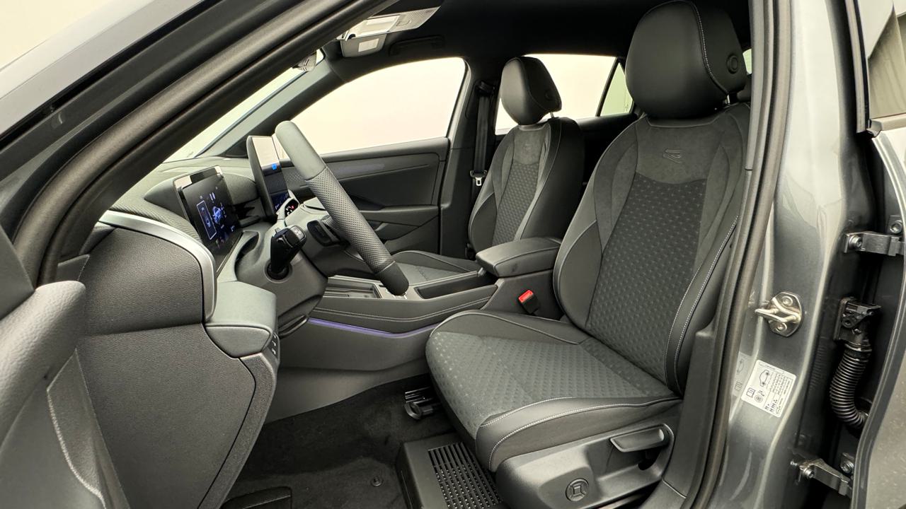 VW<br>T-Roc 1.5 eTSI mHEV R-Line DSG