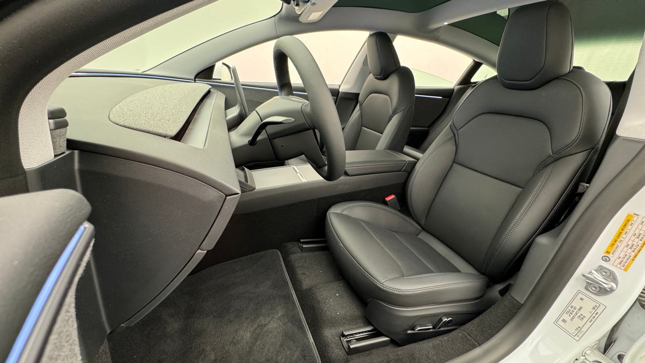 Tesla<br>Model 3 Long Range RWD