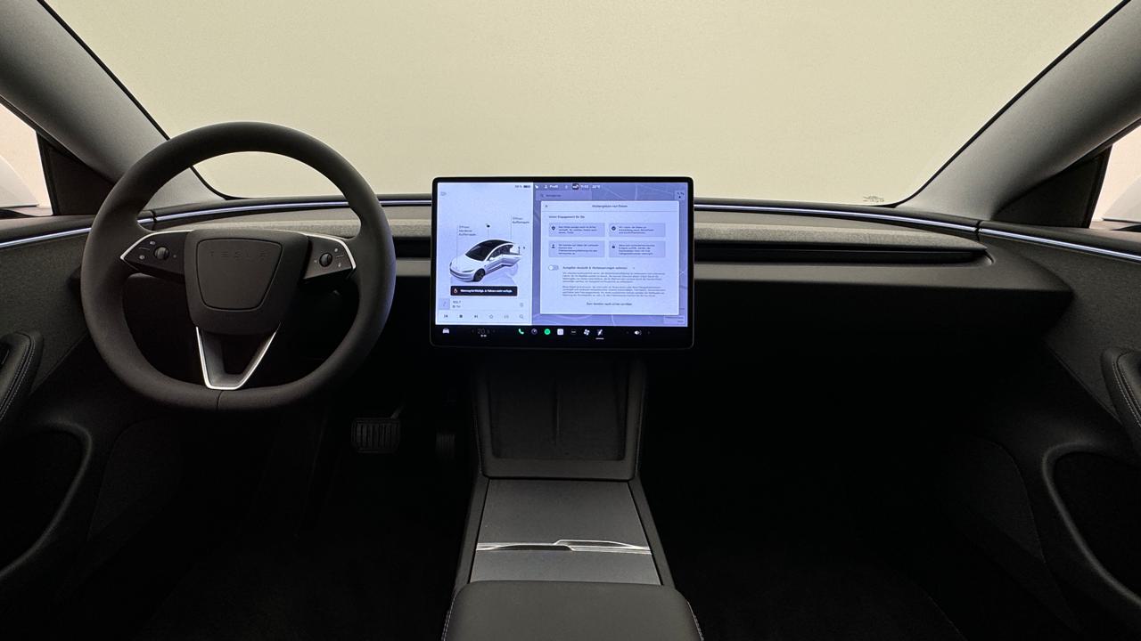 Tesla<br>Model 3 Long Range RWD