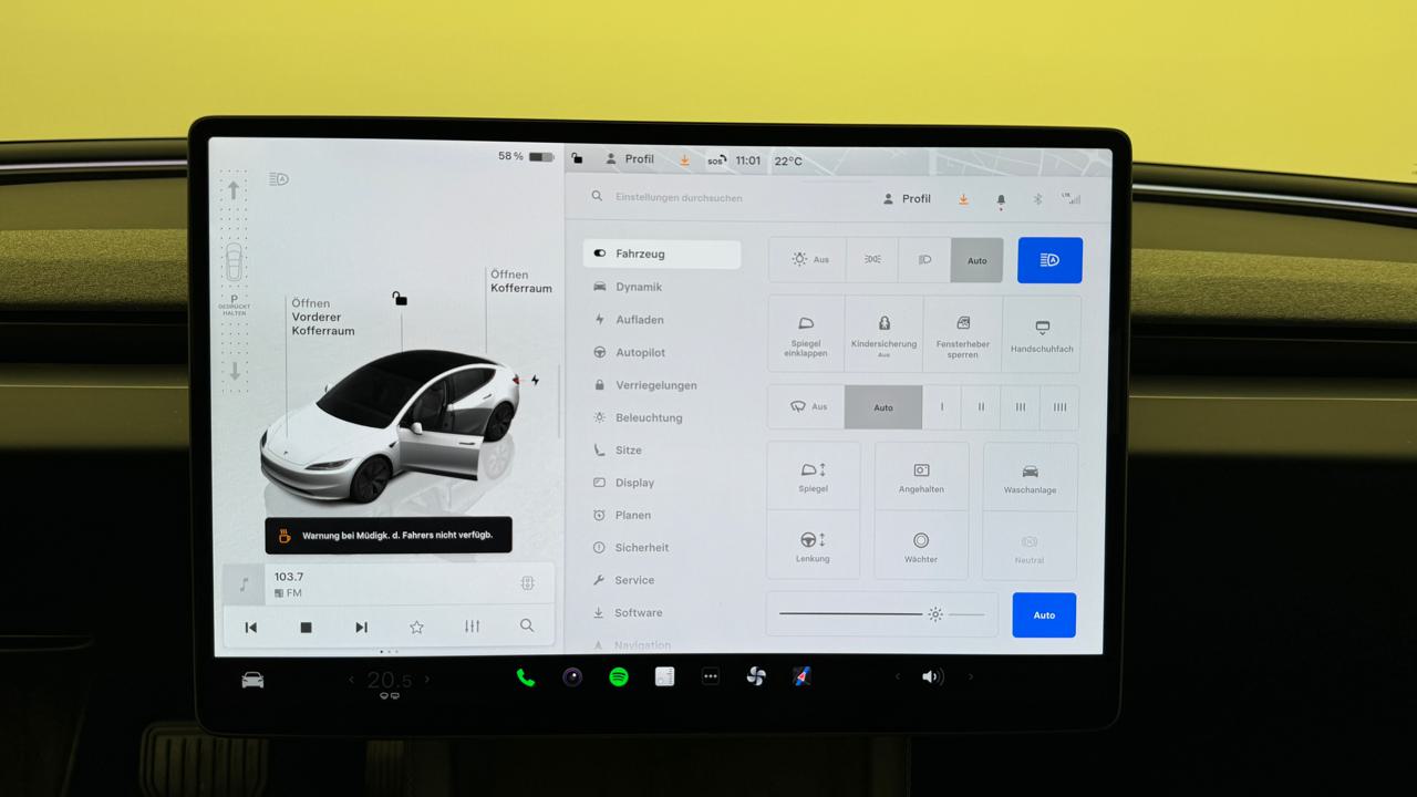 Tesla<br>Model 3 Long Range RWD