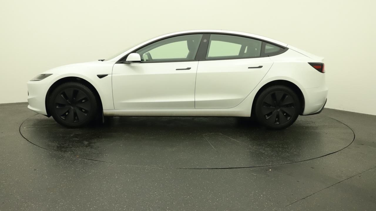 Tesla<br>Model 3 Long Range RWD