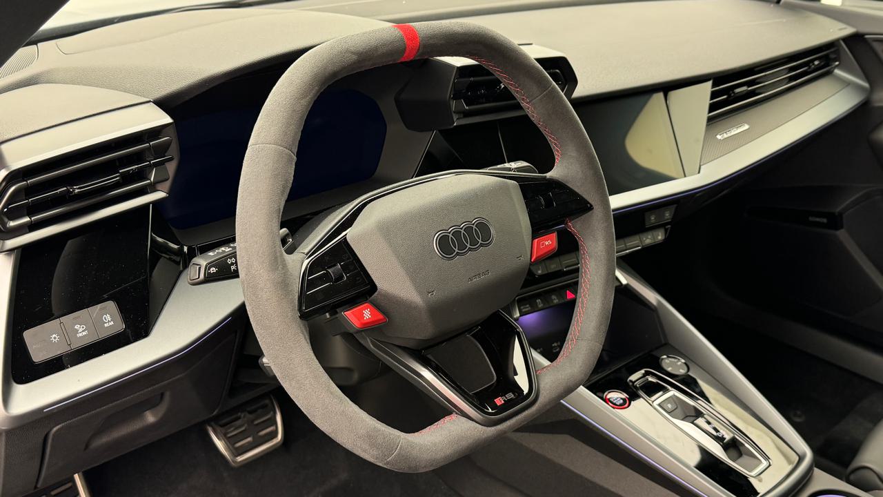 Audi<br>RS3 Sportback 2.5 TSI quattro S-tronic