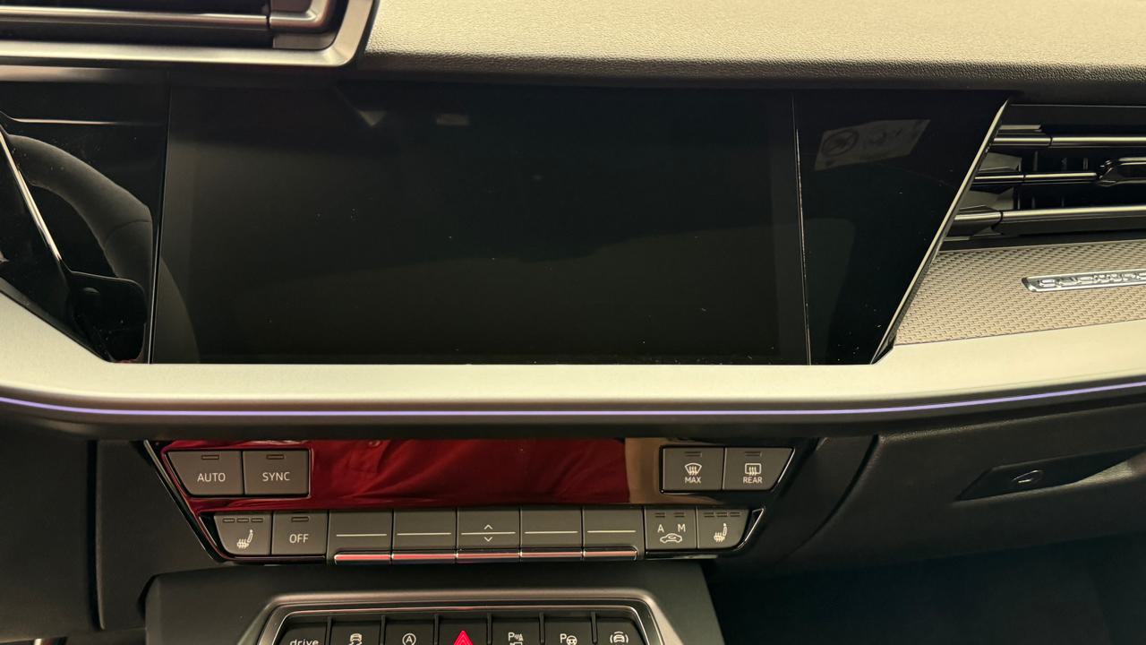 Audi<br>RS3 Sportback 2.5 TSI quattro S-tronic