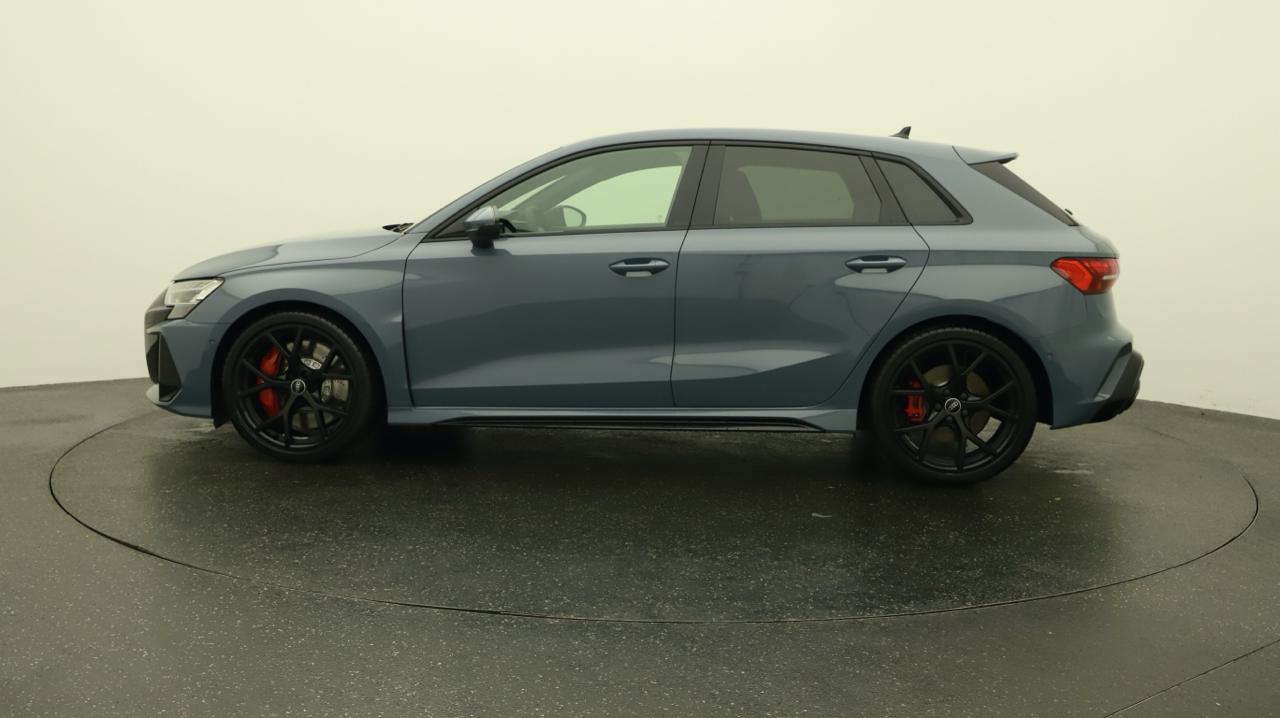 Audi<br>RS3 Sportback 2.5 TSI quattro S-tronic