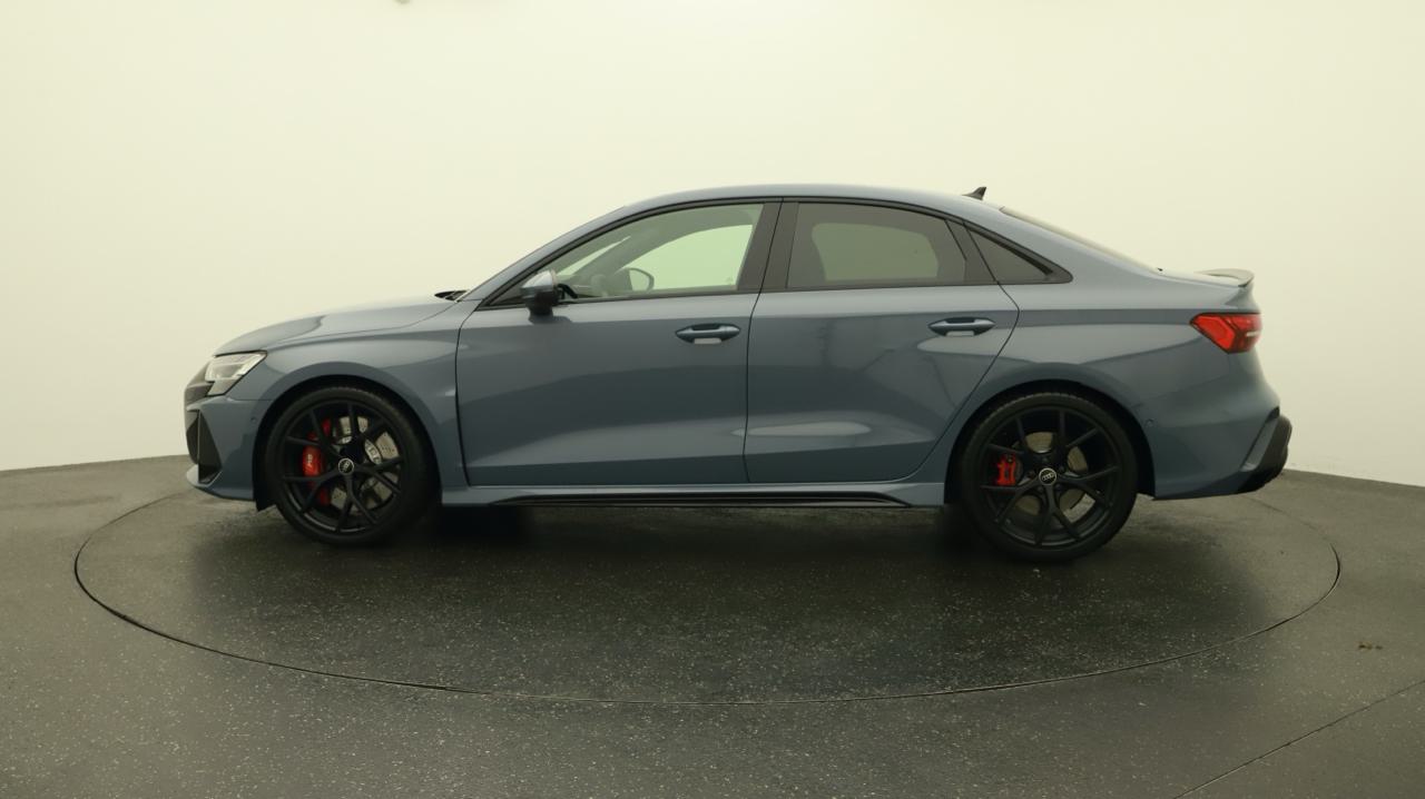Audi<br>RS3 Limousine 2.5 TSI quattro S-tronic