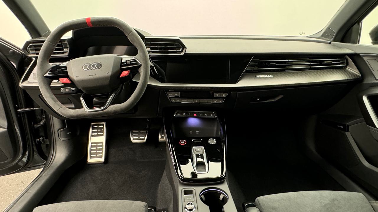 Audi<br>RS3 Sportback 2.5 TSI quattro S-tronic