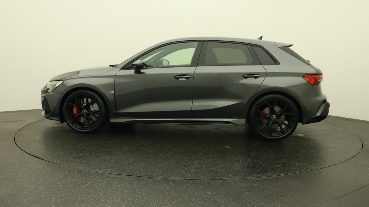 Audi<br>RS3 Sportback 2.5 TSI quattro S-tronic