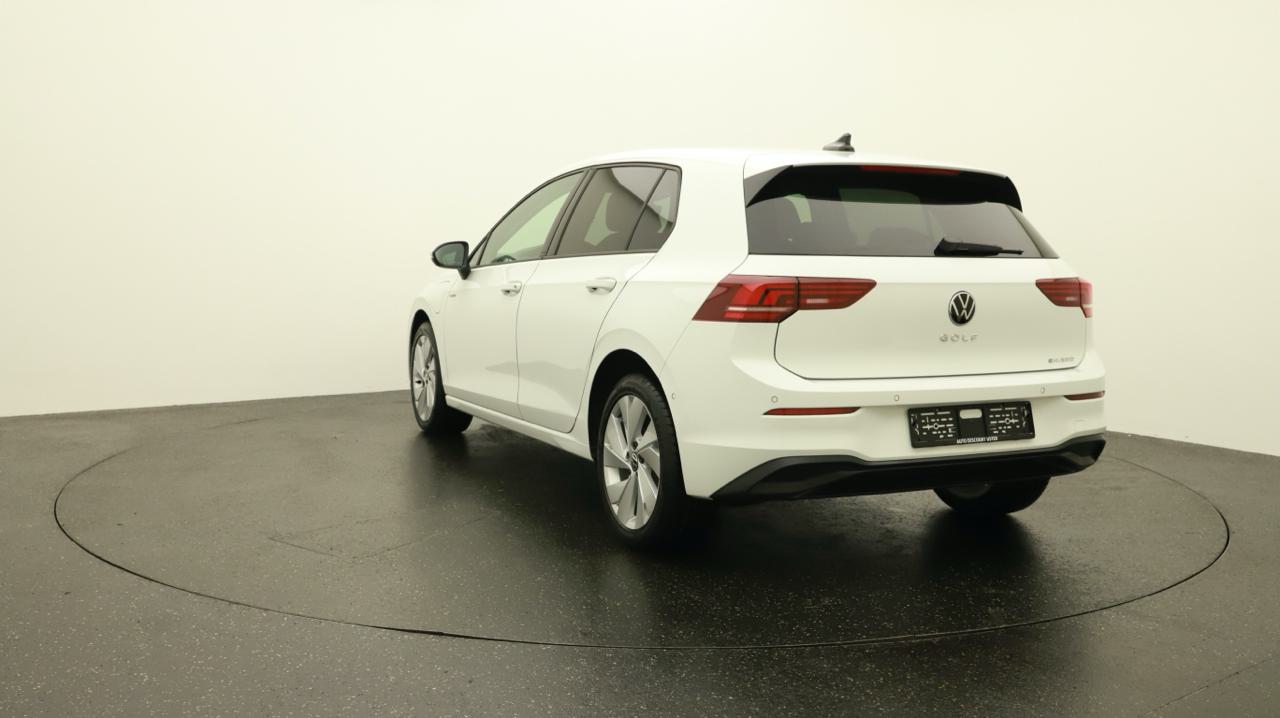 VW<br>Golf VIII 1.5 TSI PHEV Limited