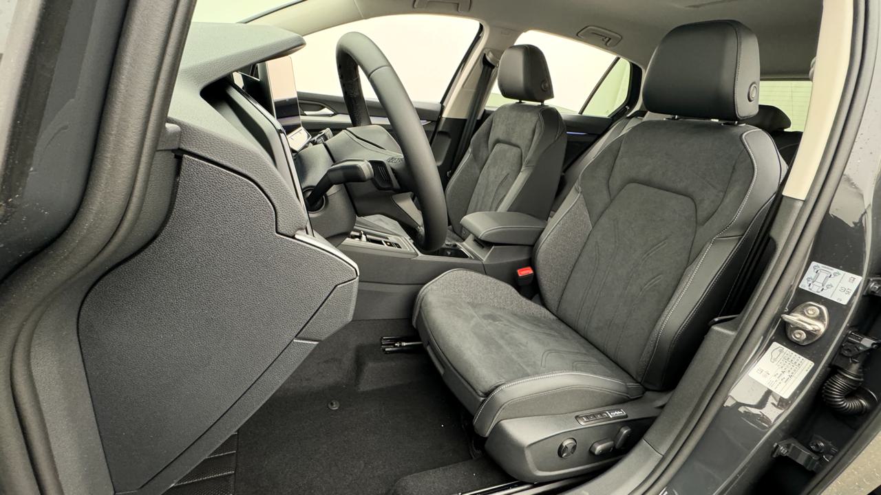 VW<br>Golf VIII 1.5 TSI PHEV Limited