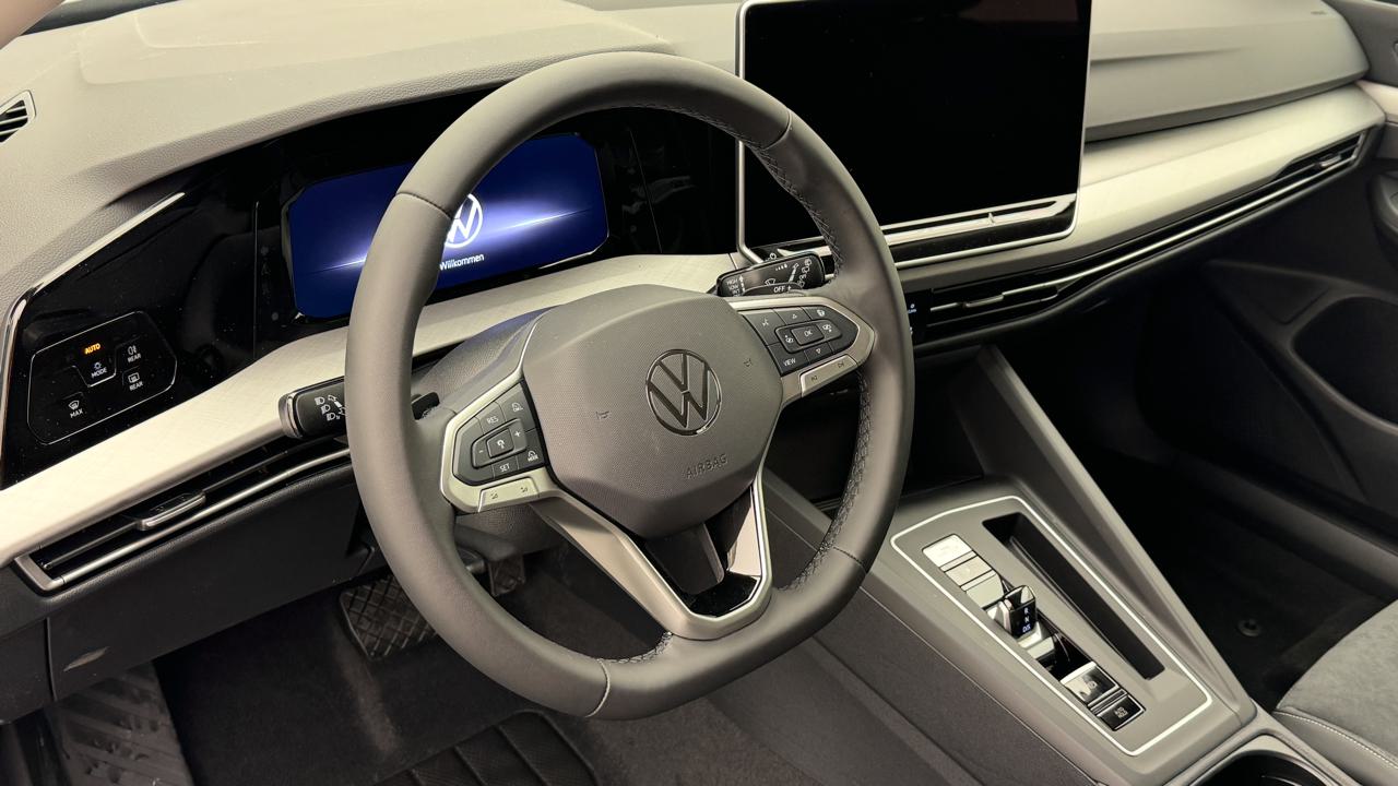 VW<br>Golf VIII 1.5 TSI PHEV Limited